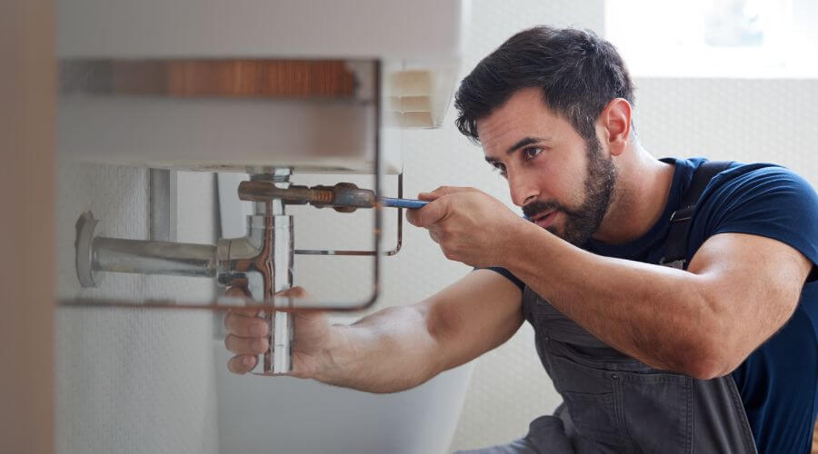 Expert burst pipe repair services in Mineral Point, MO
